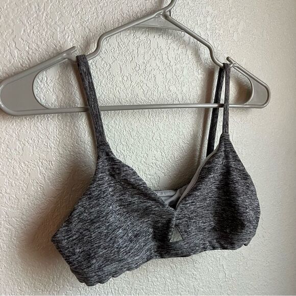 Alo Yoga Alosoft Lounge Keyhole Bra - Picture 6 of 7